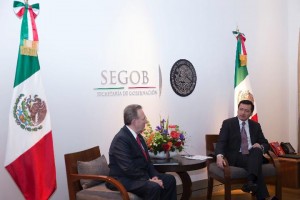 Anthony Wayne y Osorio Chong. Foto: Segob