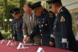 Momento de la cancelación del timbre. Foto: Sedena
